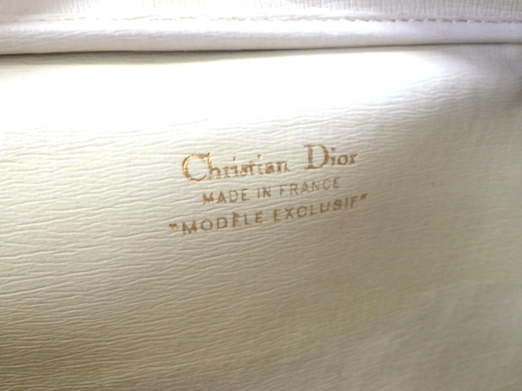 Vintage Christian Dior brown beige suede leather shoulder bag with golden CD motif. Masterpiece from MODELE EXCLUSIF. Unisex daily bag. 070403re1